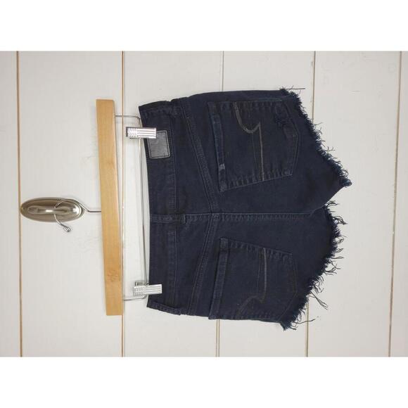 American Eagle Outfitters size 2 black distressed hi-rise festival jean shorts - Picture 2 of 7
